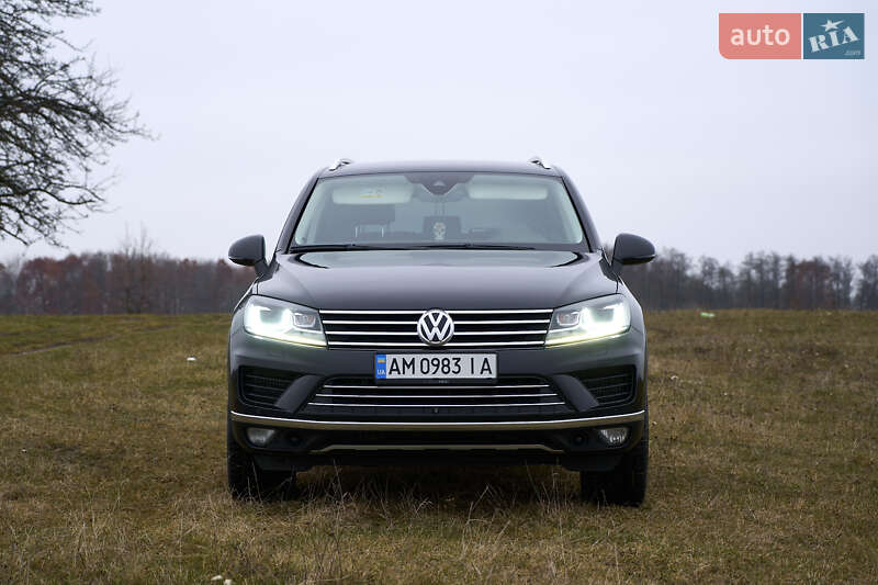 Внедорожник / Кроссовер Volkswagen Touareg 2017 в Бердичеве