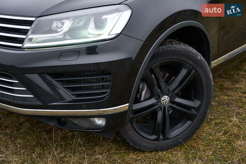 Внедорожник / Кроссовер Volkswagen Touareg 2017 в Бердичеве