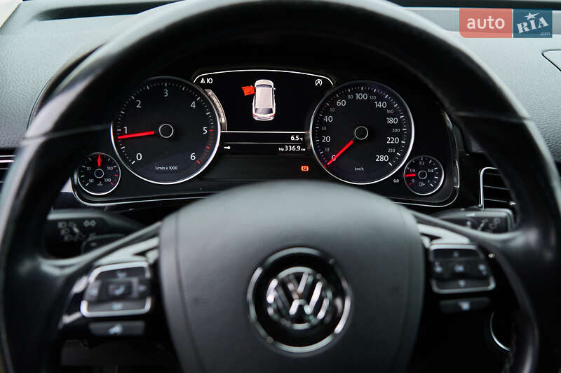 Внедорожник / Кроссовер Volkswagen Touareg 2017 в Бердичеве
