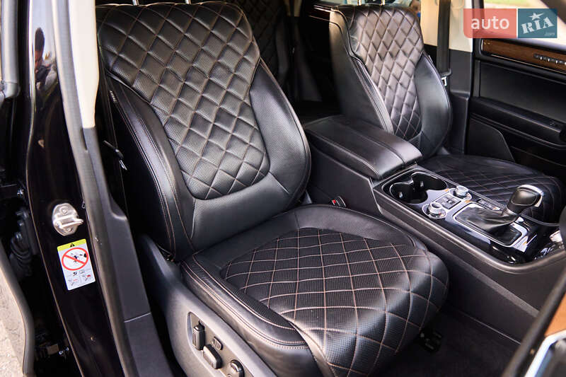 Внедорожник / Кроссовер Volkswagen Touareg 2017 в Бердичеве