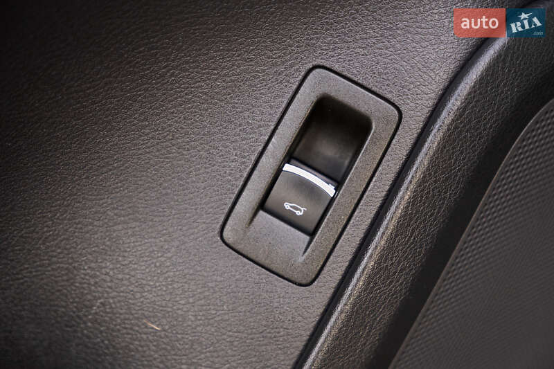 Внедорожник / Кроссовер Volkswagen Touareg 2017 в Бердичеве