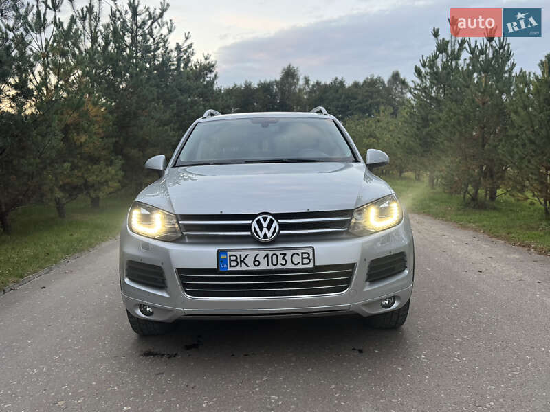 Внедорожник / Кроссовер Volkswagen Touareg 2010 в Яворове
