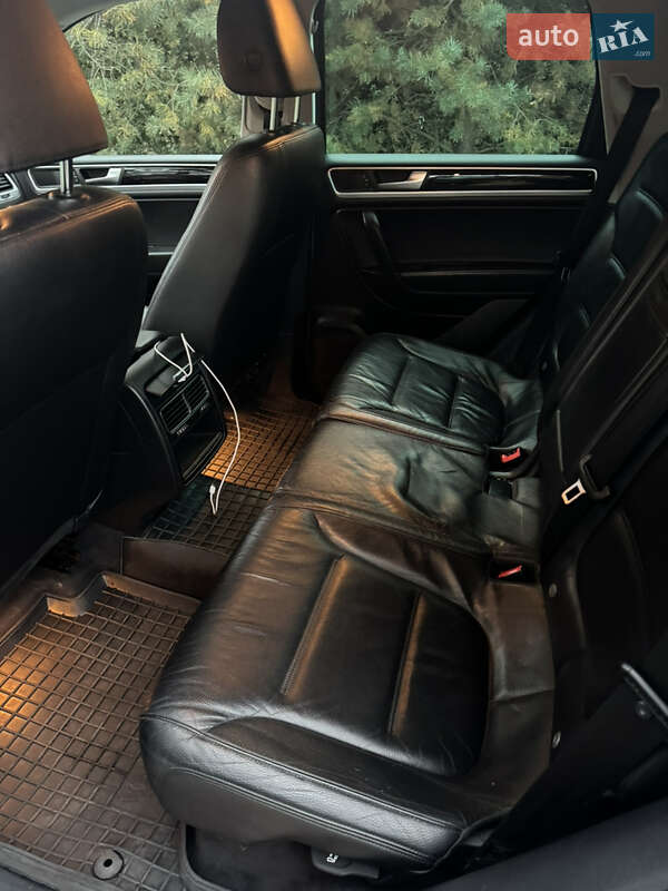 Внедорожник / Кроссовер Volkswagen Touareg 2010 в Яворове