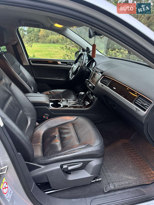 Внедорожник / Кроссовер Volkswagen Touareg 2010 в Яворове