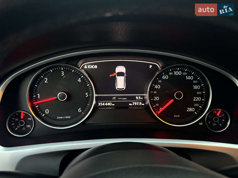 Внедорожник / Кроссовер Volkswagen Touareg 2010 в Яворове