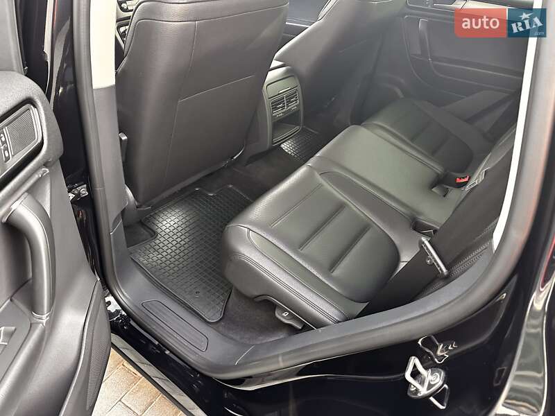 Внедорожник / Кроссовер Volkswagen Touareg 2015 в Харькове фото 22 Внедорожник / Кроссовер Volkswagen Touareg 2015 в Харькове