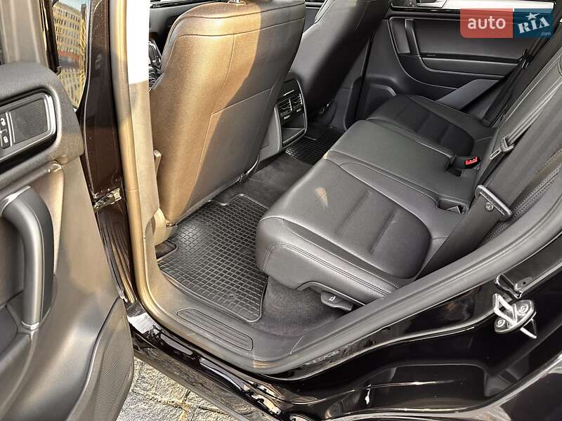 Внедорожник / Кроссовер Volkswagen Touareg 2015 в Харькове фото 24 Внедорожник / Кроссовер Volkswagen Touareg 2015 в Харькове