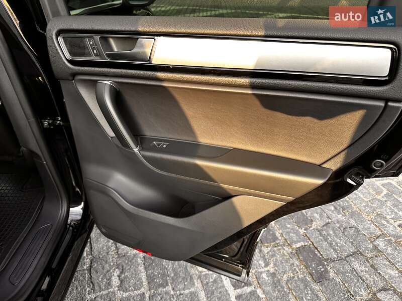 Внедорожник / Кроссовер Volkswagen Touareg 2015 в Харькове фото 25 Внедорожник / Кроссовер Volkswagen Touareg 2015 в Харькове