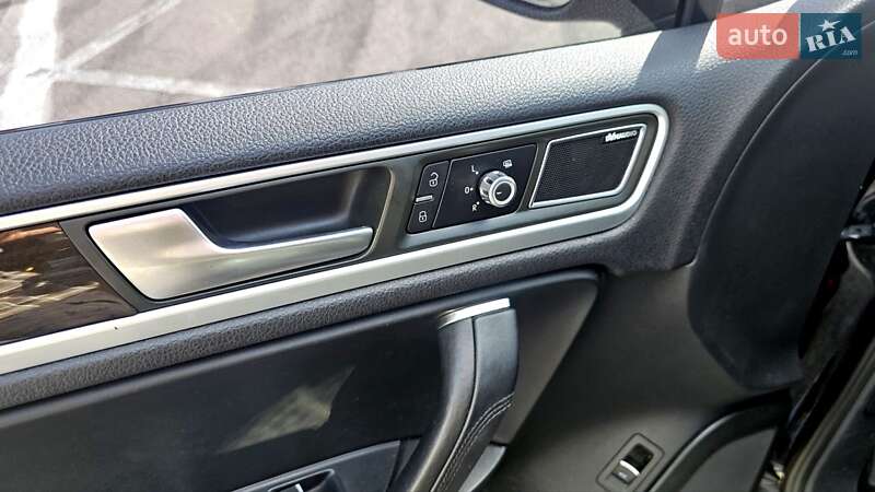 Позашляховик / Кросовер Volkswagen Touareg 2014 в Києві фото 14 Позашляховик / Кросовер Volkswagen Touareg 2014 в Києві