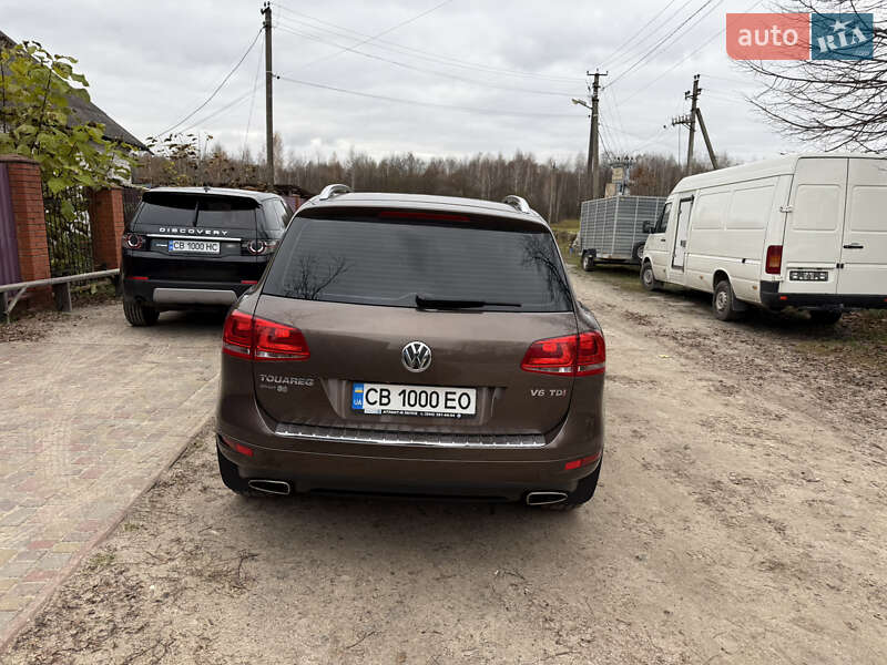 Позашляховик / Кросовер Volkswagen Touareg 2012 в Сновську