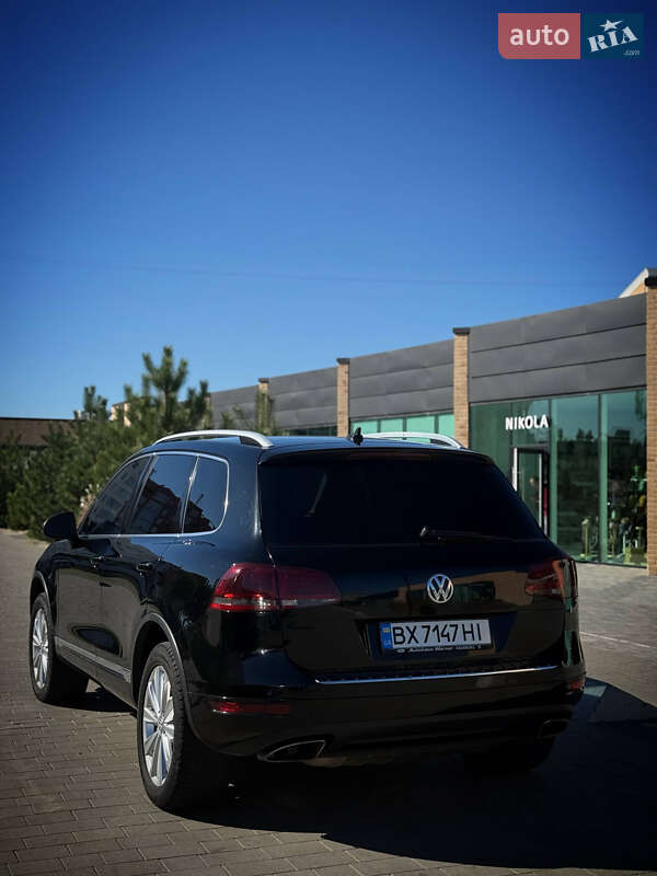 Позашляховик / Кросовер Volkswagen Touareg 2013 в Хмельницькому