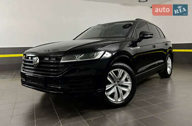 Позашляховик / Кросовер Volkswagen Touareg 2019 в Козятині
