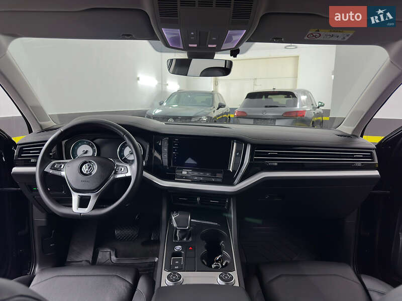 Позашляховик / Кросовер Volkswagen Touareg 2019 в Козятині