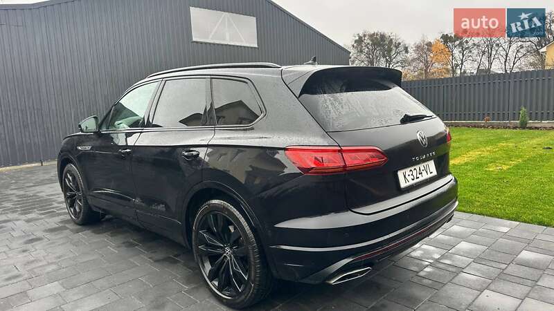 Позашляховик / Кросовер Volkswagen Touareg 2020 в Рівному