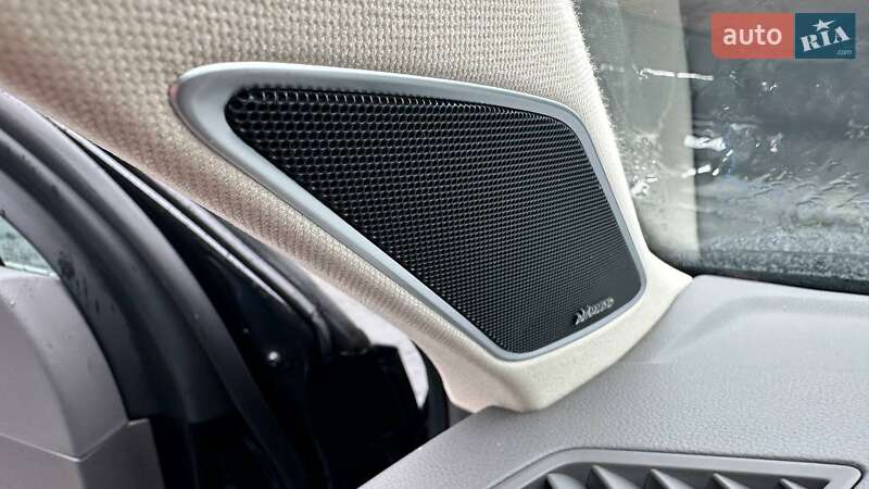 Позашляховик / Кросовер Volkswagen Touareg 2020 в Рівному