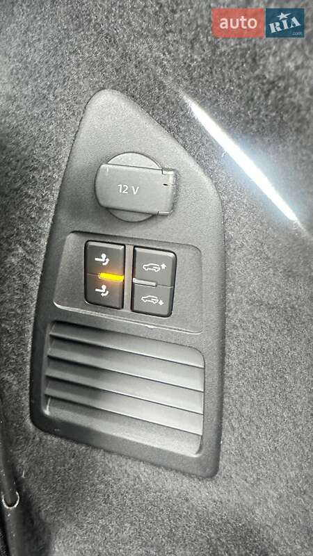 Позашляховик / Кросовер Volkswagen Touareg 2020 в Рівному