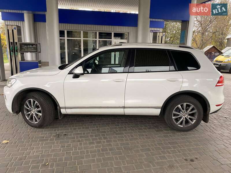 Позашляховик / Кросовер Volkswagen Touareg 2012 в Миколаєві