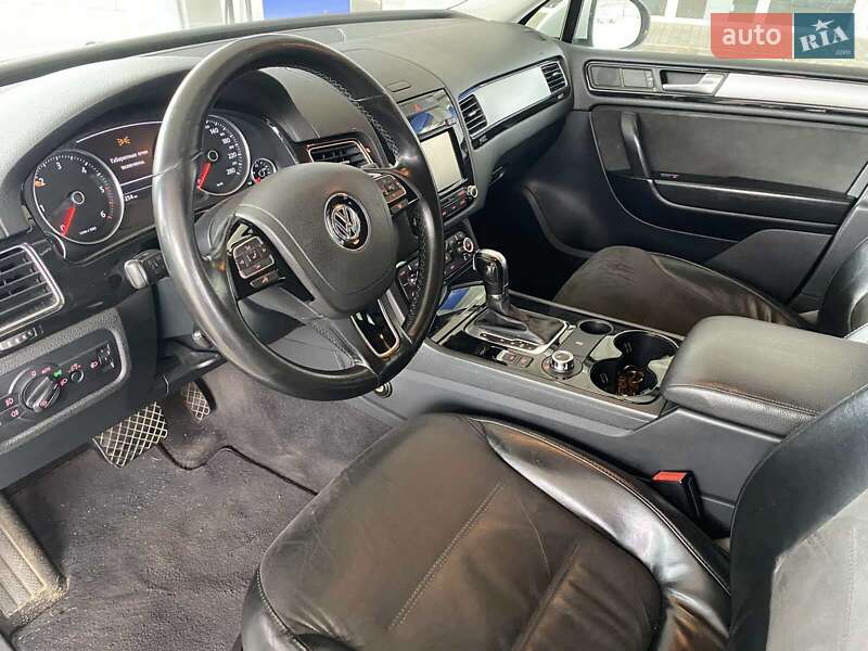 Позашляховик / Кросовер Volkswagen Touareg 2012 в Миколаєві