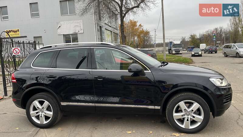 Позашляховик / Кросовер Volkswagen Touareg 2014 в Миколаєві