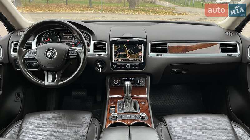 Позашляховик / Кросовер Volkswagen Touareg 2014 в Миколаєві