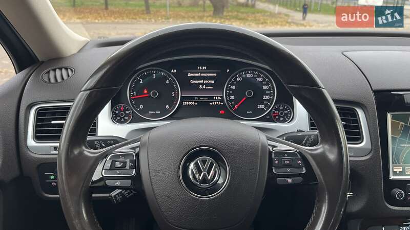 Позашляховик / Кросовер Volkswagen Touareg 2014 в Миколаєві