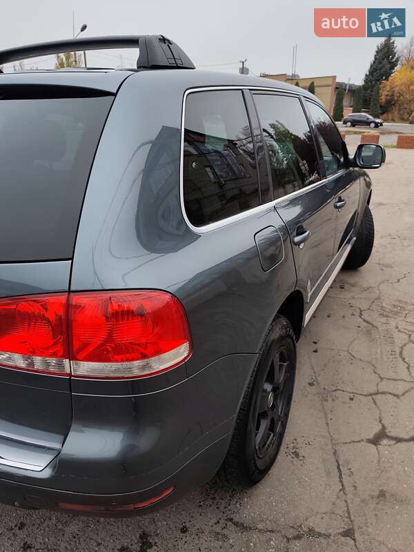 Позашляховик / Кросовер Volkswagen Touareg 2006 в Краматорську