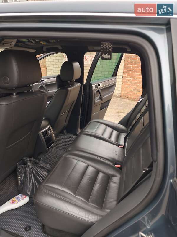 Позашляховик / Кросовер Volkswagen Touareg 2006 в Краматорську