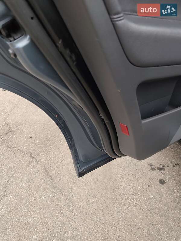 Позашляховик / Кросовер Volkswagen Touareg 2006 в Краматорську