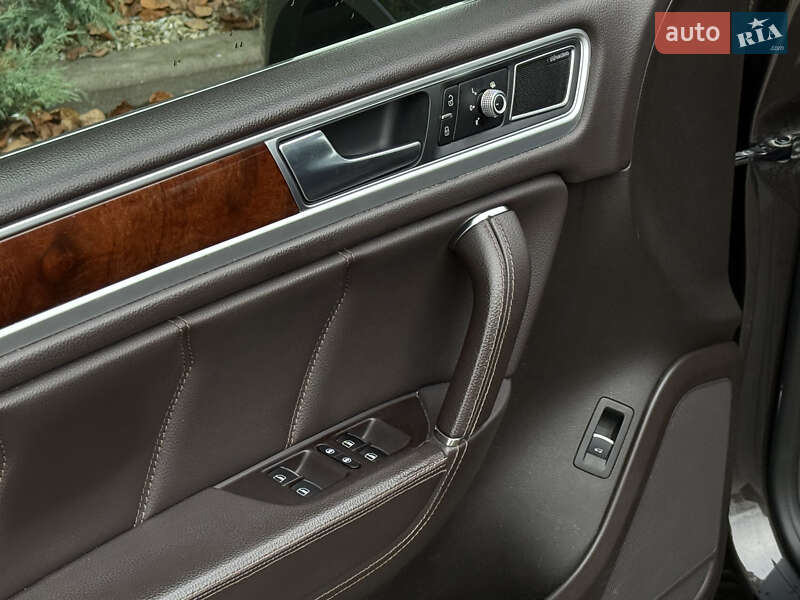 Позашляховик / Кросовер Volkswagen Touareg 2016 в Білій Церкві