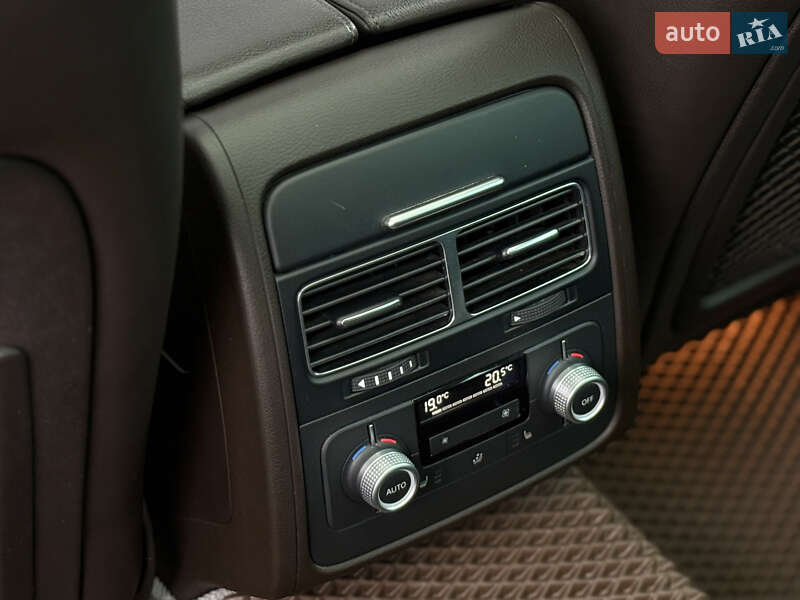 Позашляховик / Кросовер Volkswagen Touareg 2016 в Білій Церкві