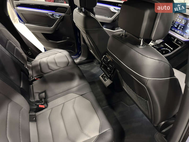 Позашляховик / Кросовер Volkswagen Touareg 2022 в Києві