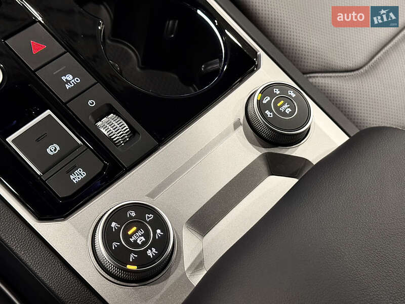 Позашляховик / Кросовер Volkswagen Touareg 2022 в Києві