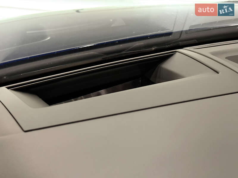 Позашляховик / Кросовер Volkswagen Touareg 2022 в Києві