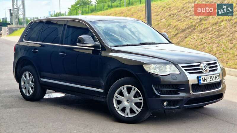 Позашляховик / Кросовер Volkswagen Touareg 2008 в Рівному