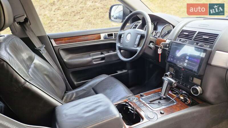 Позашляховик / Кросовер Volkswagen Touareg 2008 в Рівному