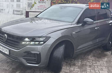Позашляховик / Кросовер Volkswagen Touareg 2022 в Сумах