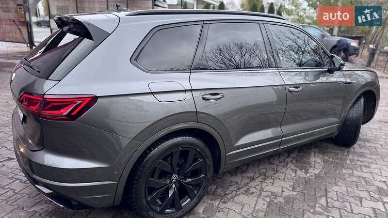 Позашляховик / Кросовер Volkswagen Touareg 2022 в Києві