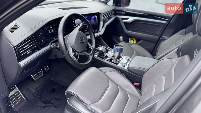 Позашляховик / Кросовер Volkswagen Touareg 2022 в Києві