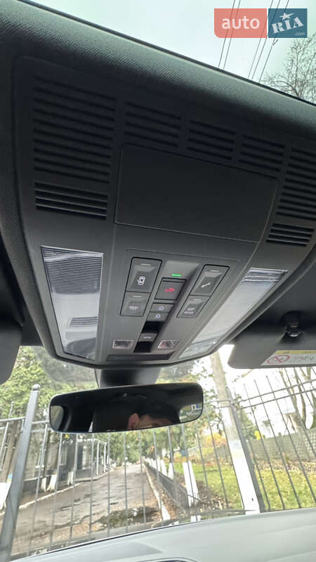 Позашляховик / Кросовер Volkswagen Touareg 2022 в Києві