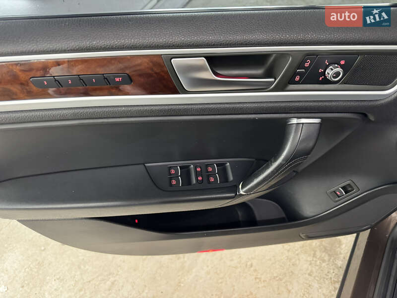 Позашляховик / Кросовер Volkswagen Touareg 2013 в Кременці фото 25 Позашляховик / Кросовер Volkswagen Touareg 2013 в Кременці