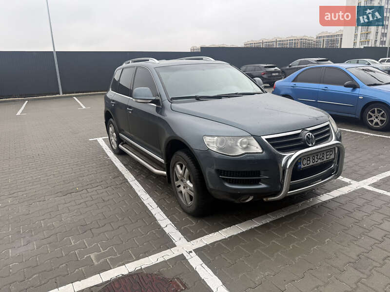 Позашляховик / Кросовер Volkswagen Touareg 2008 в Києві