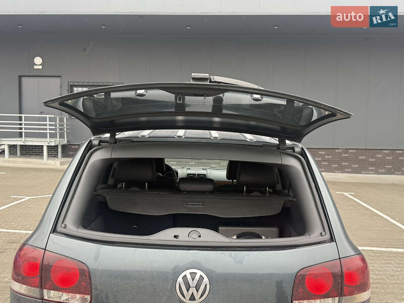 Позашляховик / Кросовер Volkswagen Touareg 2008 в Києві