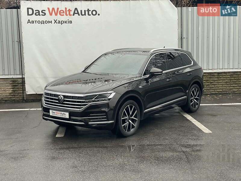 Позашляховик / Кросовер Volkswagen Touareg 2022 в Харкові