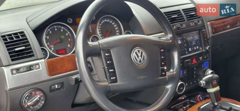 Внедорожник / Кроссовер Volkswagen Touareg 2003 в Львове