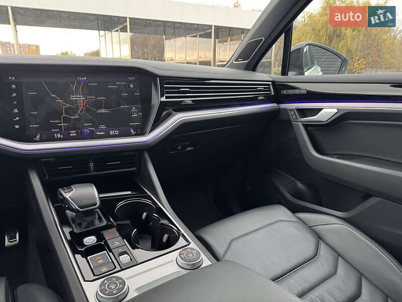 Внедорожник / Кроссовер Volkswagen Touareg 2020 в Хмельницком