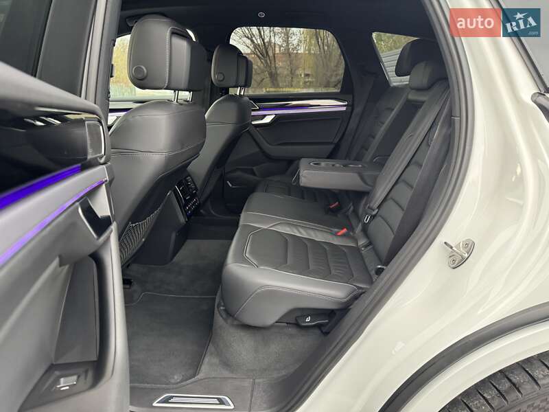 Внедорожник / Кроссовер Volkswagen Touareg 2020 в Хмельницком