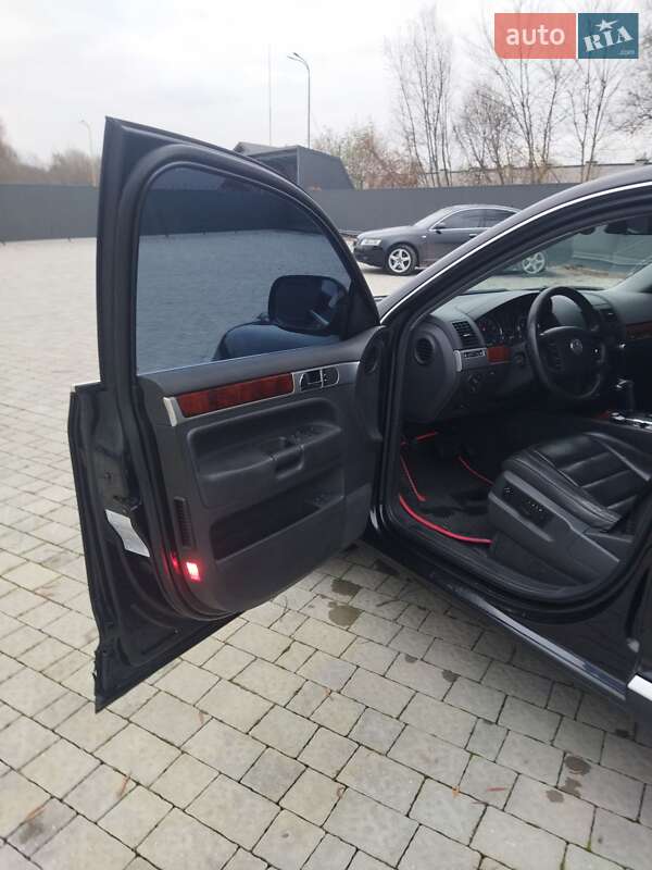 Позашляховик / Кросовер Volkswagen Touareg 2005 в Львові