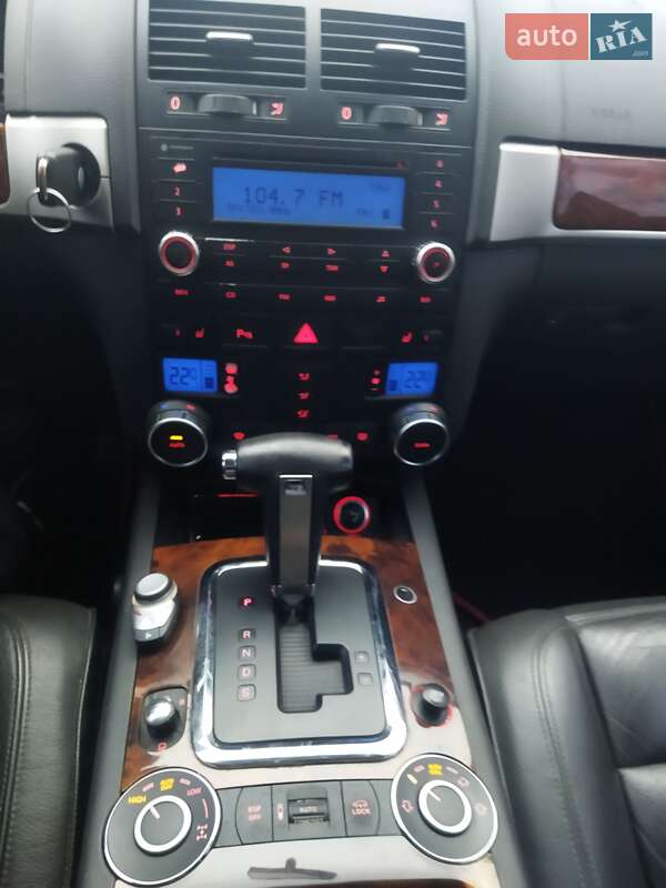 Позашляховик / Кросовер Volkswagen Touareg 2005 в Львові