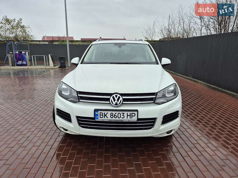 Внедорожник / Кроссовер Volkswagen Touareg 2012 в Сарнах фото Внедорожник / Кроссовер Volkswagen Touareg 2012 в Сарнах