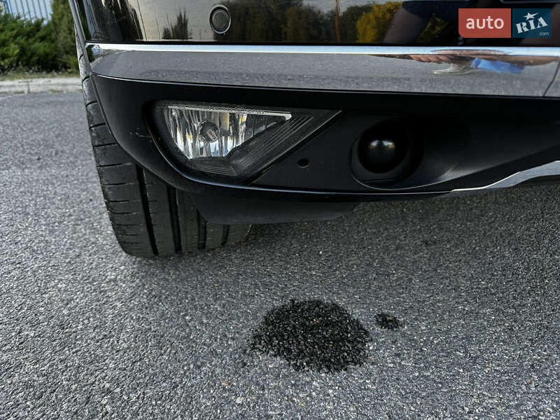 Внедорожник / Кроссовер Volkswagen Touareg 2015 в Новомосковске